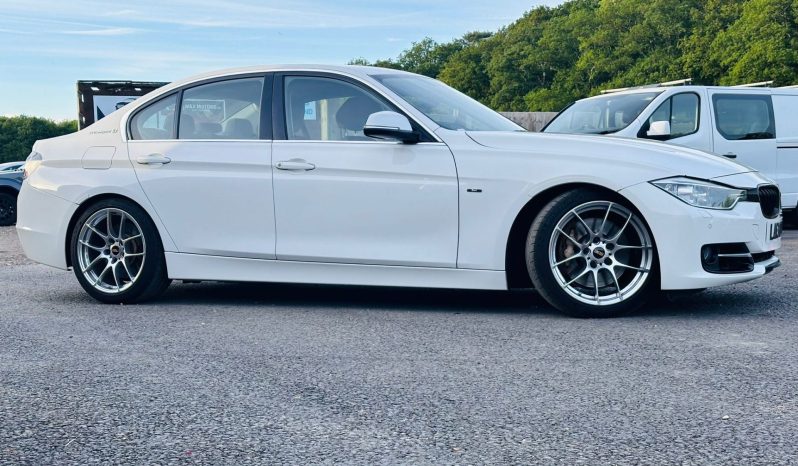 
								BMW 335i Active Hybrid 3.0 full									