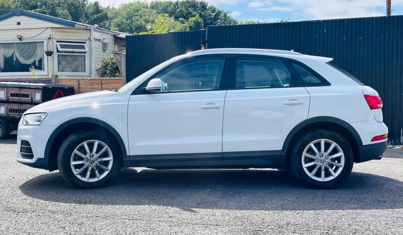 
								Audi Q3 1.4 TFSI SE S Tronic full									