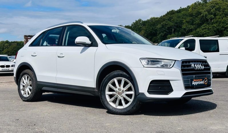 
								Audi Q3 1.4 TFSI SE S Tronic full									