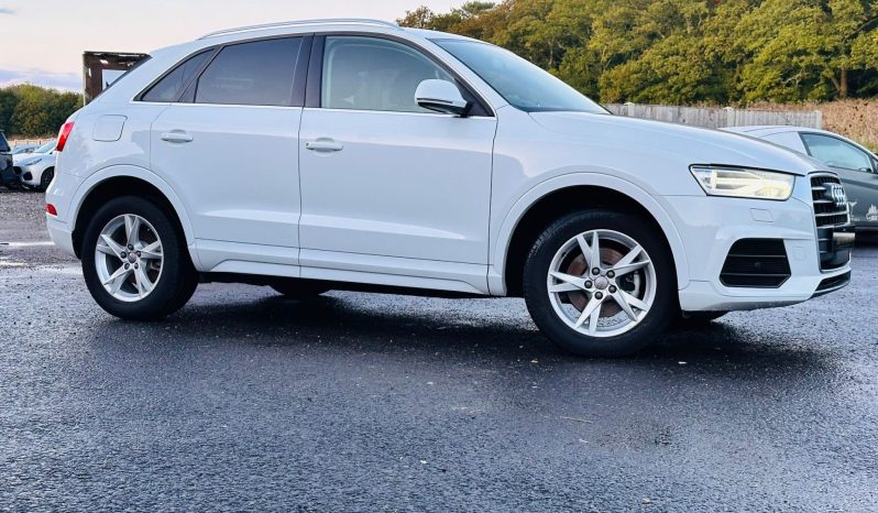 
								Audi Q3 TFSI Sport full									