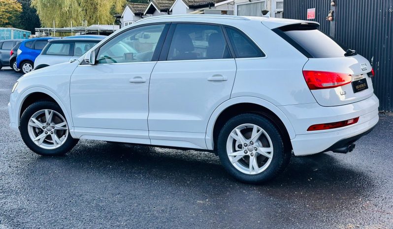 
								Audi Q3 TFSI Sport full									