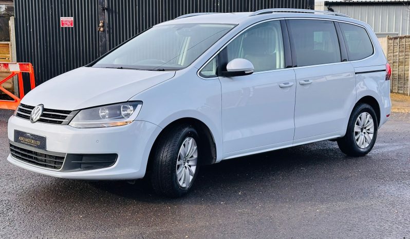 
								Volkswagen Sharan SE Navigation full									