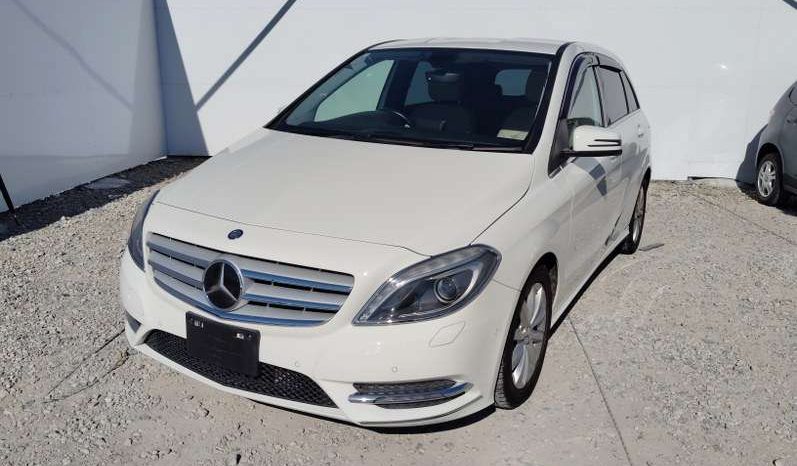 
								Mercedes-Benz B Class MPV full									