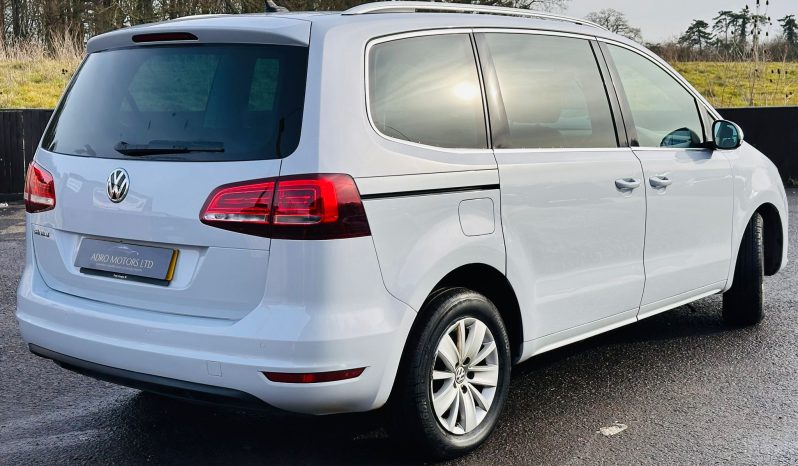 
								Volkswagen Sharan SE Navigation full									