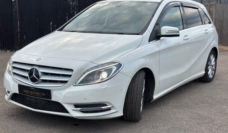 
								Mercedes-Benz B Class MPV full									