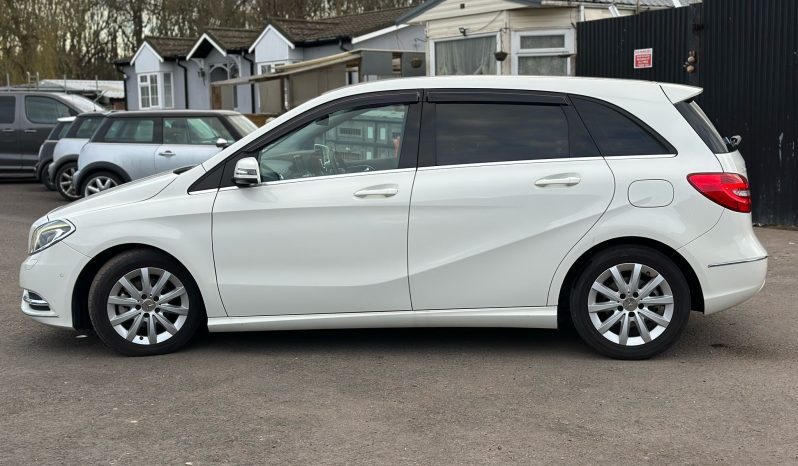 
								Mercedes-Benz B Class MPV full									