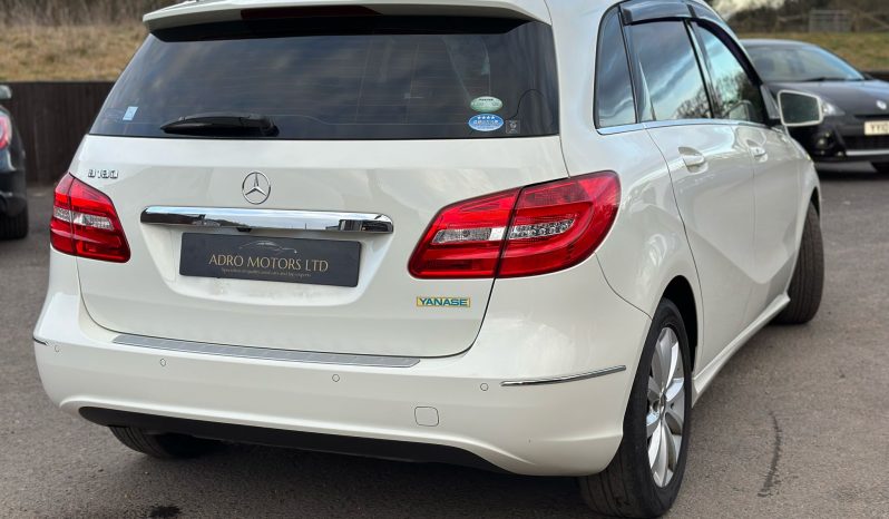 
								Mercedes-Benz B Class MPV full									
