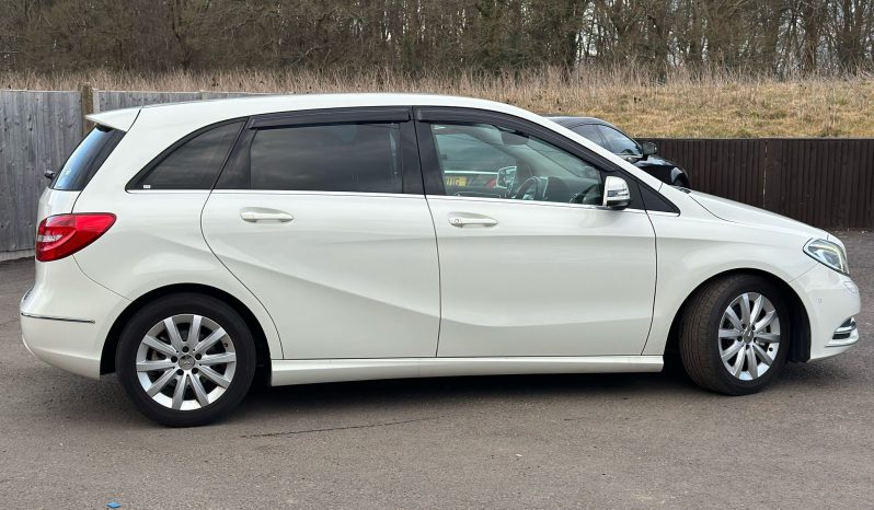 
								Mercedes-Benz B Class MPV full									