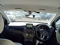 
										Mercedes-Benz B Class MPV full									