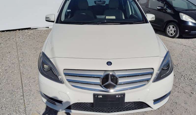 
								Mercedes-Benz B Class MPV full									