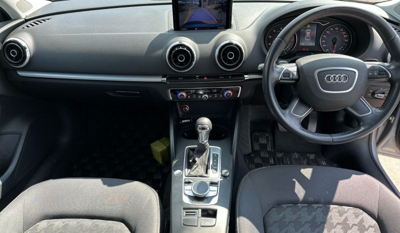 
								Audi A3 1.4 TFSI SE Sportback full									