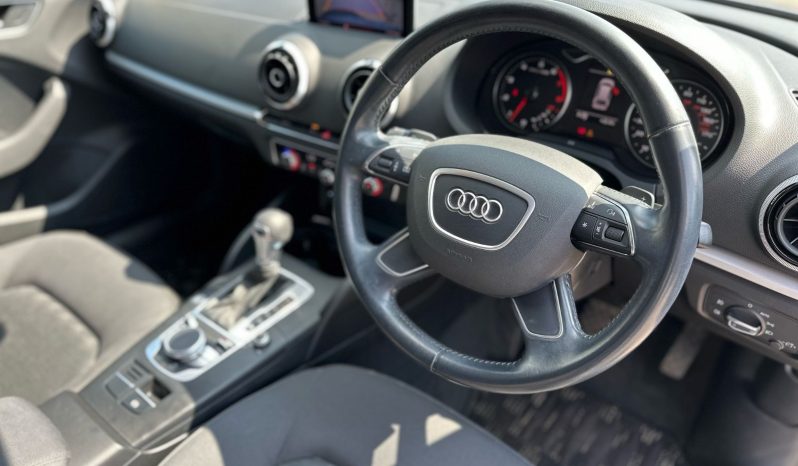 
								Audi A3 1.4 TFSI SE Sportback full									