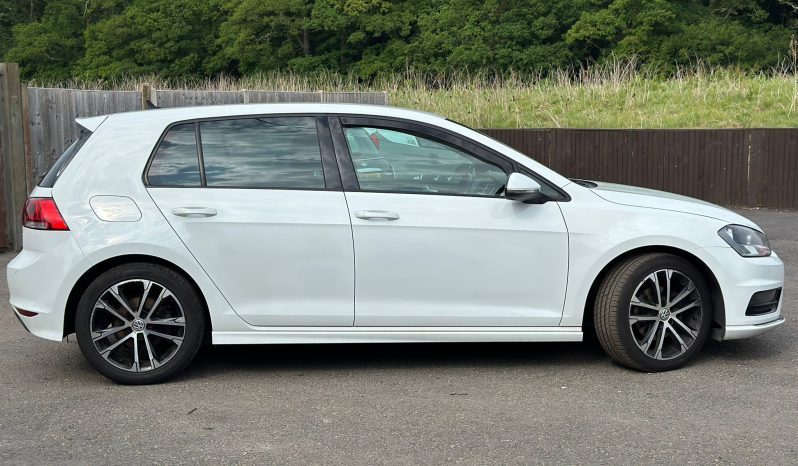 
								Volkswagen Golf 2.0 TDI R Line DSG Automatic full									