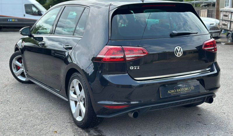 
								Volkswagen Golf GTI 2.0 TSI Bluemotion Tech DSG full									