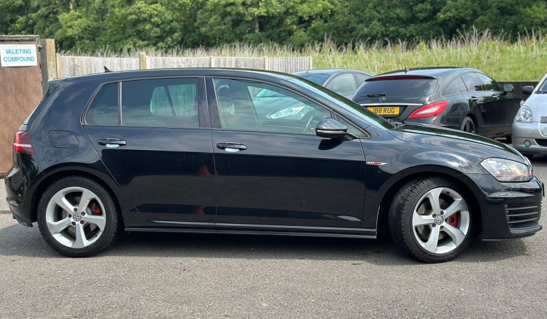 
								Volkswagen Golf GTI 2.0 TSI Bluemotion Tech DSG full									