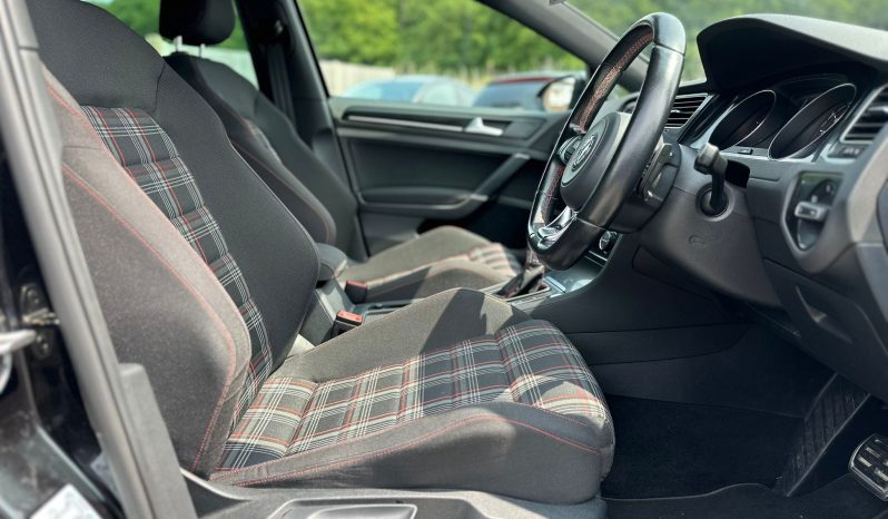 
								Volkswagen Golf GTI 2.0 TSI Bluemotion Tech DSG full									