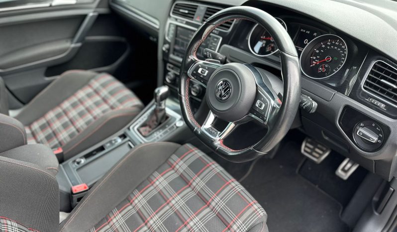 
								Volkswagen Golf GTI 2.0 TSI Bluemotion Tech DSG full									