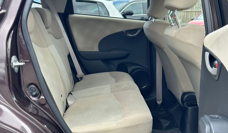 
								Honda Fit 1.3 Petrol Automatic Hatchback full									