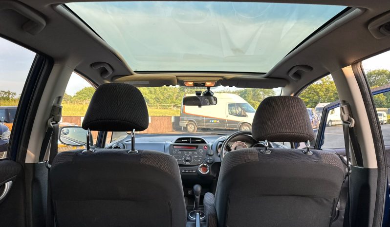 
								Honda Jazz 1.4 i-VTEC EX CVT Automatic Petrol Hatchback full									