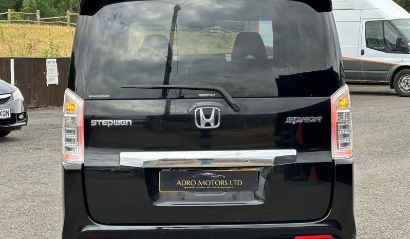 
								Honda Stepwagon 2.0 Z Automatic Petrol MPV full									