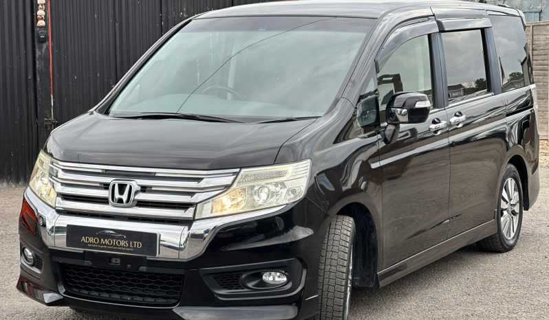 
								Honda Stepwagon 2.0 Z Automatic Petrol MPV full									