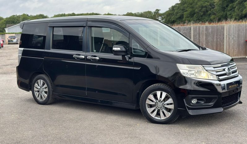
								Honda Stepwagon 2.0 Z Automatic Petrol MPV full									