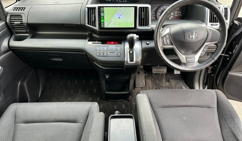 
								Honda Stepwagon 2.0 Z Automatic Petrol MPV full									