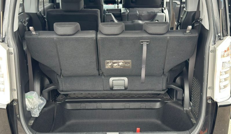 
								Honda Stepwagon 2.0 Z Automatic Petrol MPV full									