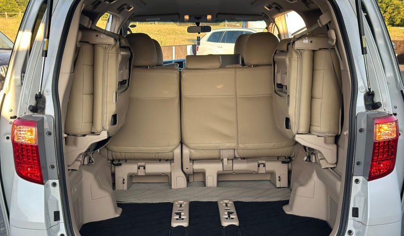 
								Toyota Alphard 2.4 Petrol X Limited 8 seater Automatic MPV full									