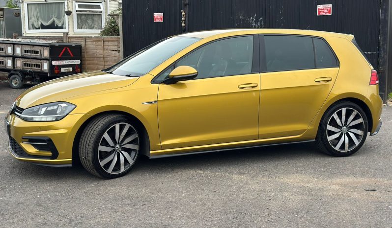 
								Volkswagen Golf R Line 2.0 TDI DSG Automatic Diesel Hatchback full									
