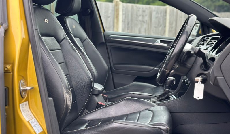 
								Volkswagen Golf R Line 2.0 TDI DSG Automatic Diesel Hatchback full									