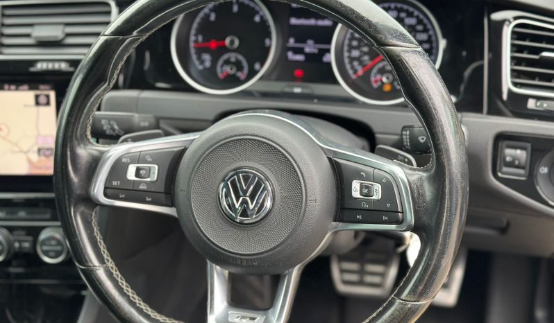 
								Volkswagen Golf R Line 2.0 TDI DSG Automatic Diesel Hatchback full									