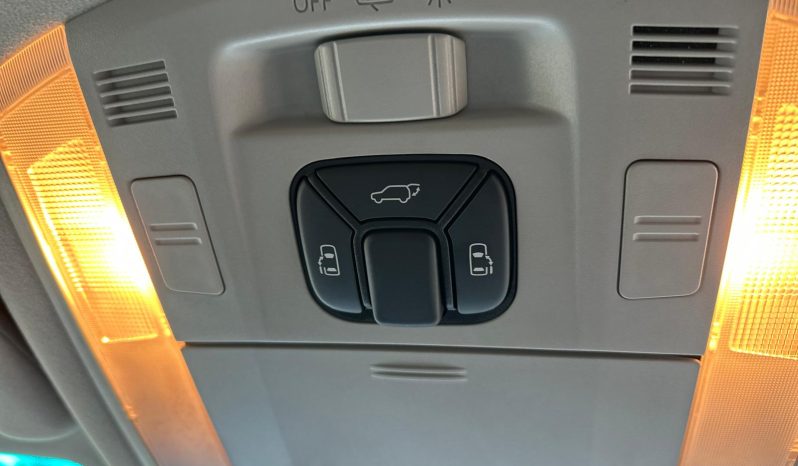 
								Toyota Vellfire Hybird 2.4 ZR 7 Seater Automatic Petrol Hybrid MPV full									