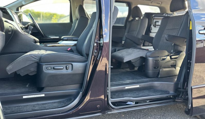 
								Toyota Vellfire Hybird 2.4 ZR 7 Seater Automatic Petrol Hybrid MPV full									