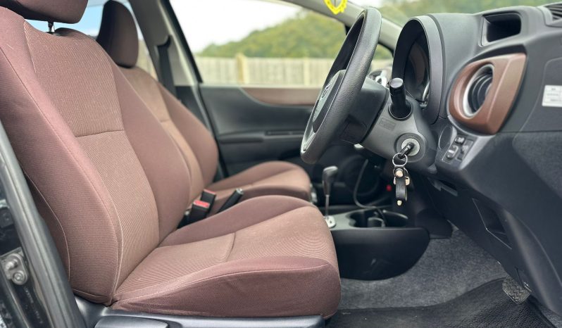 
								Toyota Yaris 1.0 Automatic VVTi 5-Door Petrol Hatchback full									