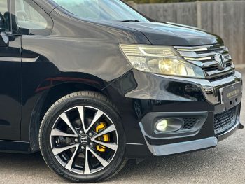 Honda Stepwagon Spada Z cooling 2.0 Petrol Automatic MPV
