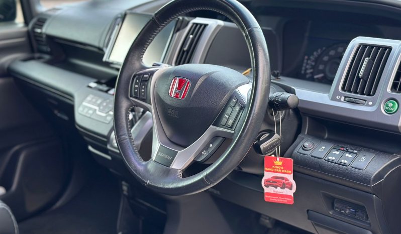 
								Honda Stepwagon Spada Z cooling 2.0 Petrol Automatic MPV full									