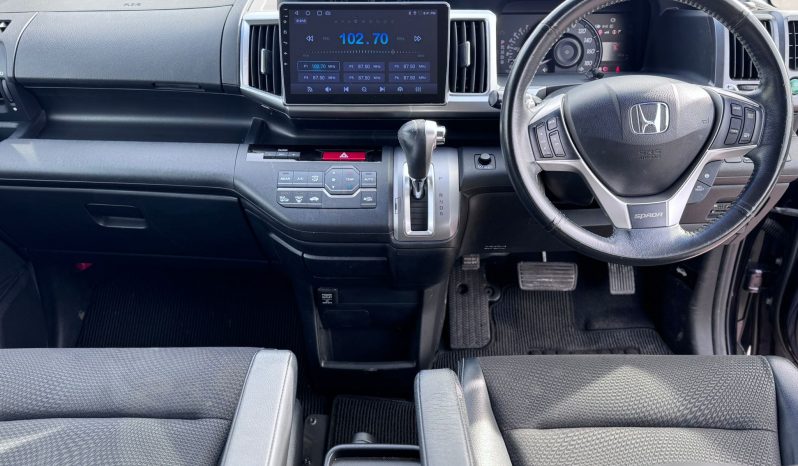 
								Honda Stepwagon Spada Z Cooling 2.0 Automatic Petrol 8 Seater MPV full									