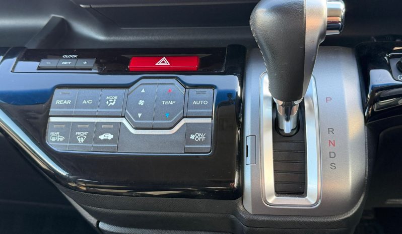 
								Honda Stepwagon Spada 2.0 Z Cooling Spirit 8 Seater Automatic Petrol MPV full									