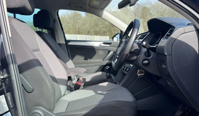 
								Volkswagen Tiguan 1.5 TSI EVO Match 6 Speed Manual Petrol SUV full									