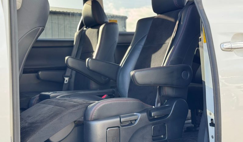 
								Toyota Vellfire Golden Eyes 2.4 Automatic Petrol MPV full									