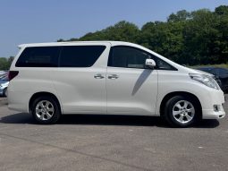 
										Toyota Alphard 2.4 Petrol X limited 8 Seater Automatic Petrol MPV full									