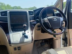 
										Toyota Alphard 2.4 Petrol X limited 8 Seater Automatic Petrol MPV full									