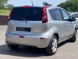 
										Nissan Note 1.6 Tekna Automatic Petrol Hatchback full									