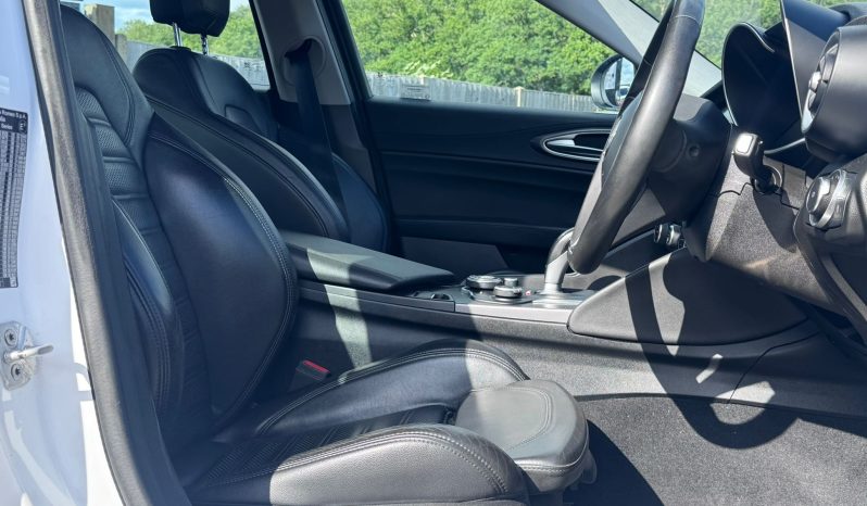 
								Alfa Romeo Gilliam 2.2 JTDM-2 180 Speciale Diesel Automatic Saloon full									