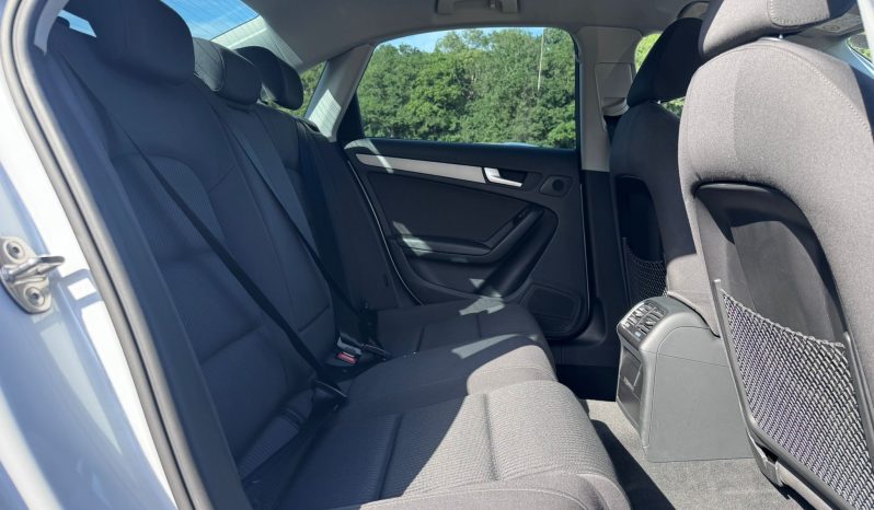 
								Audi A4 2.0T Quattro S Tronic Automatic Petrol Saloon full									