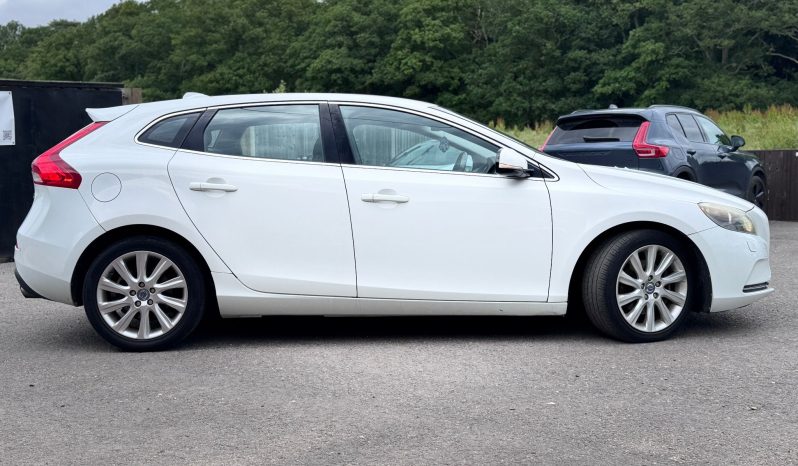 
								Volvo V40 1.6 T4 SE Lux Automatic Petrol Hatchback full									