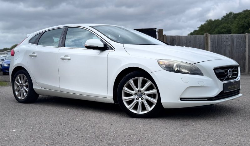 
								Volvo V40 1.6 T4 SE Lux Automatic Petrol Hatchback full									
