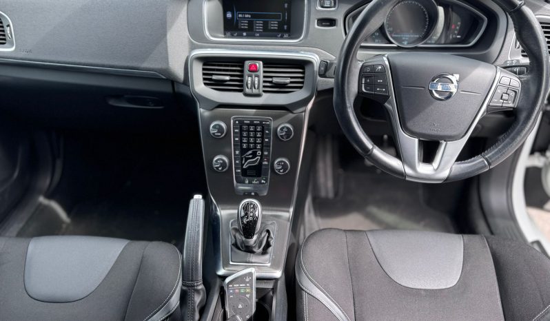 
								Volvo V40 1.6 T4 SE Lux Automatic Petrol Hatchback full									